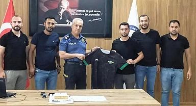 Akhisarspor taraflarından emniyet müdürüne ziyaret
