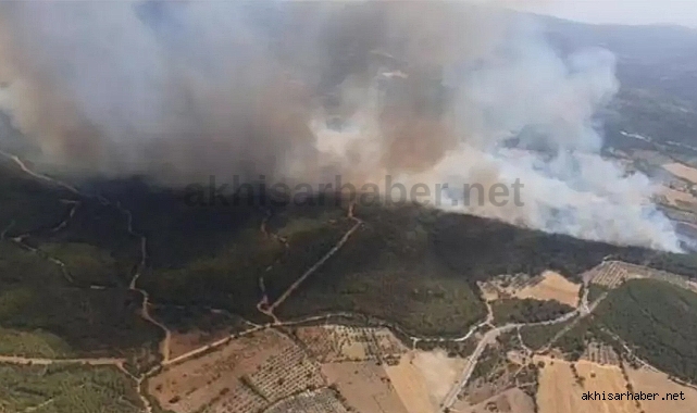 İzmir Kınık'ta çıkan orman yangını Akhisar semalarını kapladı