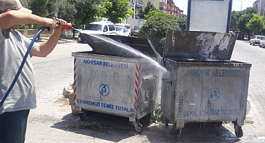 Kurban bayramında yoğun kullanılan çöp konteynırları temizleniyor