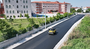 Okullar bölgesindeki yol asfalta kavuştu