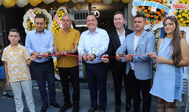 Yurtbay Seramik Akhisar Showroom'u Hizmete Açıldı