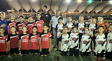 2. Hüseyin Sultan Minikler Futbol Turnuvası'nın şampiyonları Kırkağaç oldu