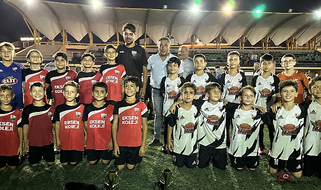 2. Hüseyin Sultan Minikler Futbol Turnuvası'nın şampiyonları Kırkağaç oldu