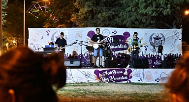 Akhisar Belediyesi, Açık Hava Yaz Konserleriyle Sanat Dolu Anlar Sunuyor