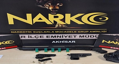 Akhisar'da 10 farklı adrese uyuşturucu operasyonu