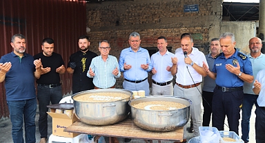 Akhisar Demirciler Odasından geleneksel aşure hayrı