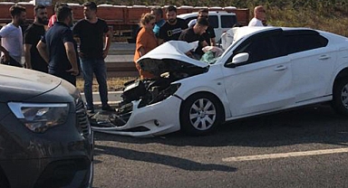 Akhisar-Soma arası Midibüs ve Otomobil Çarpıştı: 20 Kişi Yaralandı