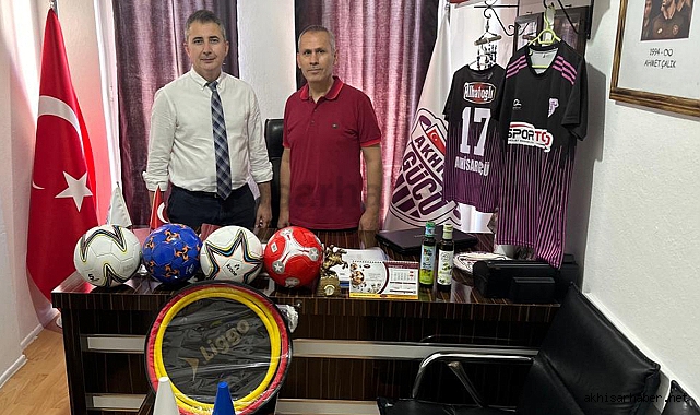 Akhisarlı akademisyenden, Akhisargücü Spor Kulübüne malzeme desteği