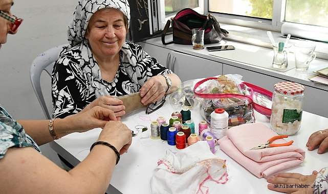 Başkanı Dutlulu, Uğur Mumcu Kültür ve Sanat Merkezi'nde Devam Eden Kursları değerlendirdi