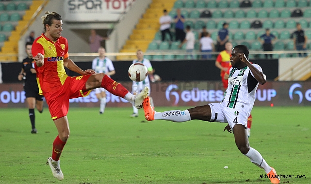 Göztepe, Sakaryaspor'a Akhisar Stadyumu'nda 1-0 mağlup oldu