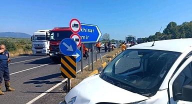 İlyaslar kavşağında feci kaza! 3'ü yabancı uyruklu 4 kişi yaralandı