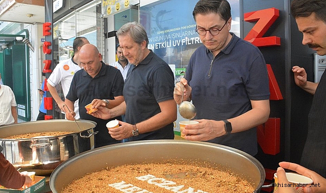 Mehmet Eczanesi'nden aşure etkinliği