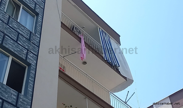 Yer Manisa: Yasak ilişki yaşayan adam balkondan böyle kaçtı