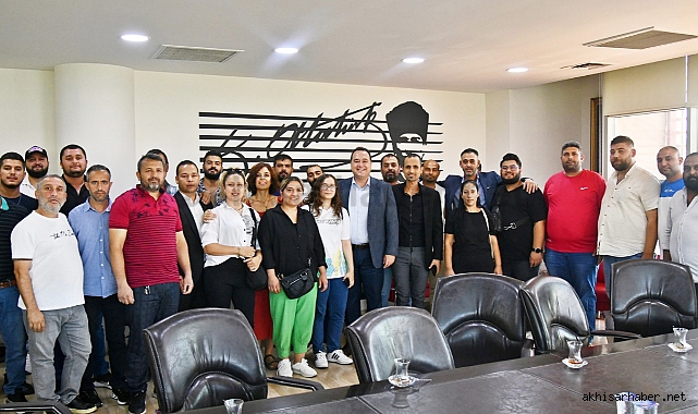 Akhisar Belediye Başkanı Besim Dutlulu, Roman Vatandaşları Ağırladı