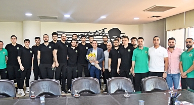 Akhisar Belediye Basketbol Kulübü Yeni Sezon Öncesi Başkan Besim Dutlulu'yu Ziyaret Etti