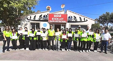 Akhisar Belediyesi Bisiklet Trafik Eğitim Parkı Öğrencileri Ağırladı