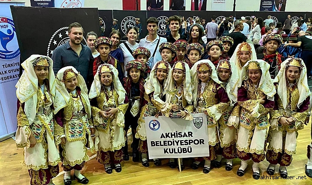 Akhisar Belediyesi Halk Oyunları Ekibi, Ege Bölge Müsabakalarında 3. Oldu