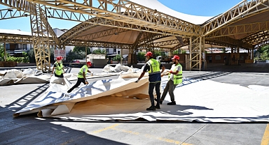 Akhisar Cuma Pazarı Çatısının Onarımı Başladı