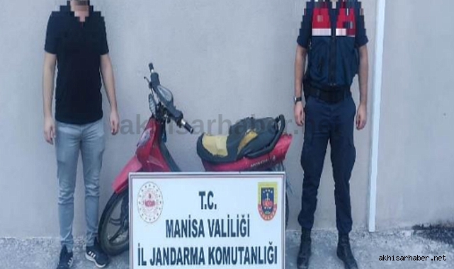 Akhisar'da çalıntı 5 motosiklet jandarma tarafından sahibine teslim edildi