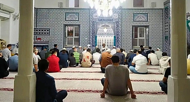 Akhisar'da Gençler ve Aileler Sabah Namazında Buluştu