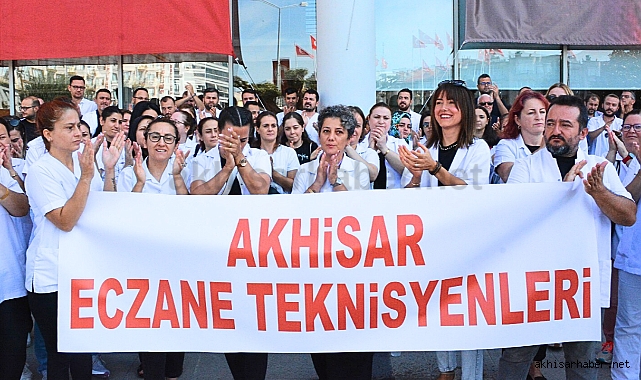 Akhisar'daki Eczane Teknisyenleri, Çalışma Saatleri Değişikliğine Karşı Tepkili