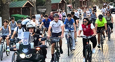 Akhisar Gençlik Merkezi, Avrupa Hareketlilik Haftası Kapsamında Bisiklet Turu Düzenledi
