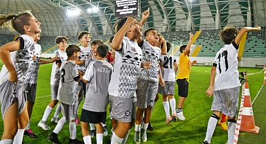 Akhisar'ın 101. Kurtuluş Yılında U-12 Futbol Turnuvası Coşkusu