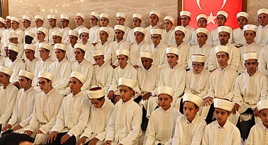 Akhisar'ın Genç Hafızları İcazetlerini Aldı