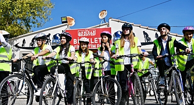 Bisiklet Trafik Eğitim Parkında eğlenceli etkinlik