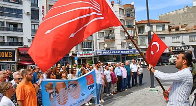 CHP 100. Kuruluş Yıldönümünde Atatürk Anıtına Çelenk Sundu