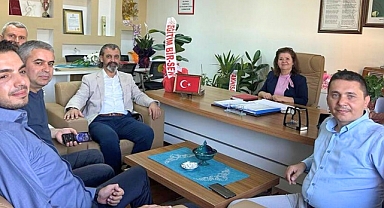 Eğitim Bir Sen'den yeni atanan okul Müdürü Kamile Gökalp'a ziyaret