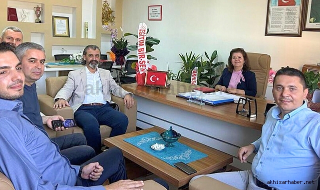 Eğitim Bir Sen'den yeni atanan okul Müdürü Kamile Gökalp'a ziyaret
