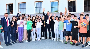 İl Milli Eğitim Müdürü Uğurelli, Akhisar Okullarını Ziyaret Etti