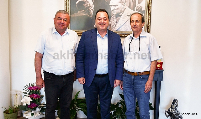 İYİ Parti Akhisar İlçe Teşkilatı, Belediye Başkanı Besim Dutlulu'yu Ziyaret Etti