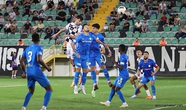 Manisa FK, Akhisar'da konuk ettiği Tuzlaspor'u 4-0 yendi