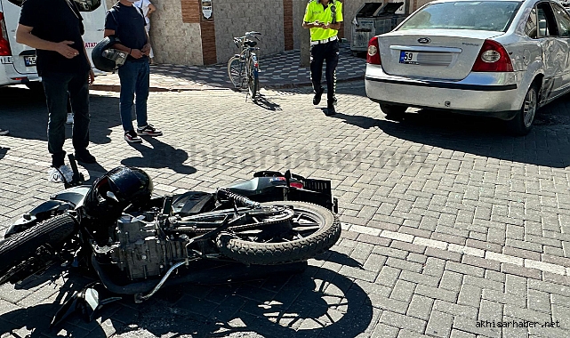 Motosiklet ile otomobil çarpıştı 1 kişi yaralandı