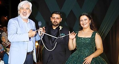 Tuğba ve Necmi nişanlanarak ilk adımı attı