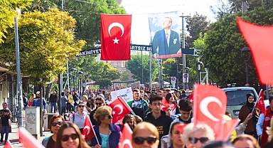 1 hafta sürecek 100.yıl coşkusu Akhisar'da başladı