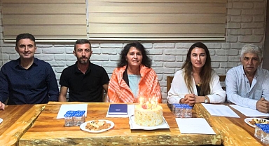 Akhisar Balıkesirliler Derneği Başkanı Perihan Deniz oldu