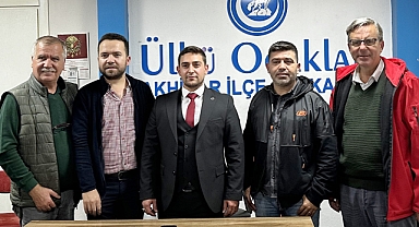 Akhisar basın mensuplarından Ülkü Ocakları yeni yönetimine ziyaret