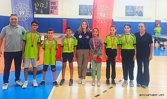Akhisar Belediyespor Masa Tenisi Takımından derecelerle dolu turnuva