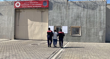Akhisar'da 17 yıl hapis cezası bulunan firari yakalandı