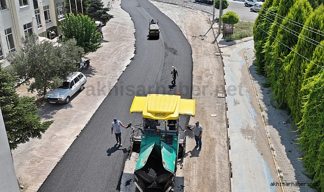 Akhisar'da Asfalt Devrimi: 15 Yılda Yapılmayan 5 Yılda Yapıldı