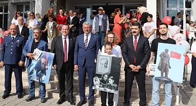 Akhisar'da Cumhuriyetin 100. Yılı Karma Sergisi ve Ödül Töreni Gerçekleştirildi