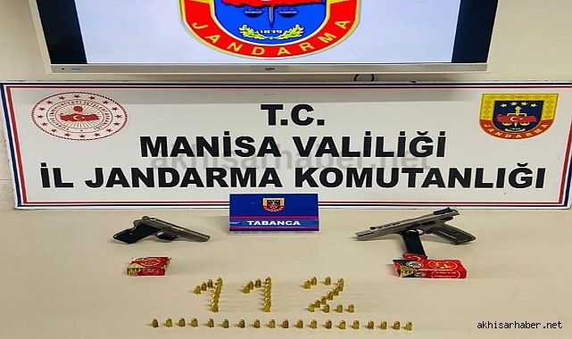 Akhisar'da dur ihtarına uymadı 2 ruhsatsız silah yakalandı