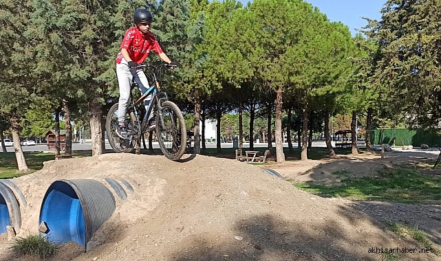 Akhisar'da Genç Yetenekler Bisiklet Sporuna Hazırlanıyor