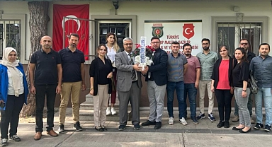 Akhisar'da Halk Eğitimi Merkezi'nden Şehit ve Gazilere Teşekkür Ziyareti