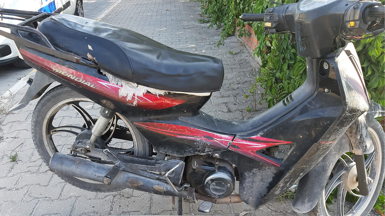 Akhisar İlçe Emniyet Müdürlüğü Devriye Ekipleri Çalıntı Motosikleti Yakaladı