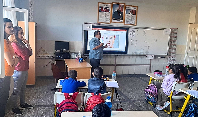 Akhisar İlçe Sağlık Müdürlüğü'nün Ağız ve Diş Sağlığı Eğitimleri Okullarda Devam Ediyor