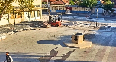 Akhisar'ın Süleymanlı Mahallesi, Yenilenen Meydanıyla Göz Kamaştırıyor